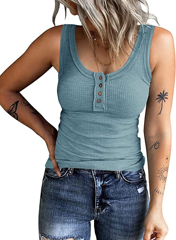 Ženska majica s dugim rukavom, okrugli izrez, jednobojni uzorak, reljefna tekstura, mješavina pamuka i poliestera, 80–90% poliestera, uski kroj