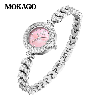 Γυναικείο ρολόι Quartz με διαμάντια και αλυσίδα από χαλκό σε σχήμα ουράς ψαριού, στρογγυλός καντράν (Κίνηση Quartz; Διακόσμηση με διαμάντια; Αλυσίδα σε σχήμα ουράς ψαριού από χαλκό; Αντοχή σε νερό 30 μ; Στρογγυλός καντράν)