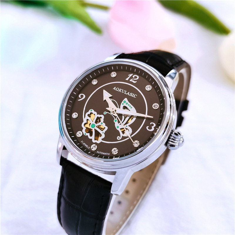 Ceas mecanic semi-automat pentru femei, skeleton – cadran 36 mm, rezistență la apă 30 m, curea din piele