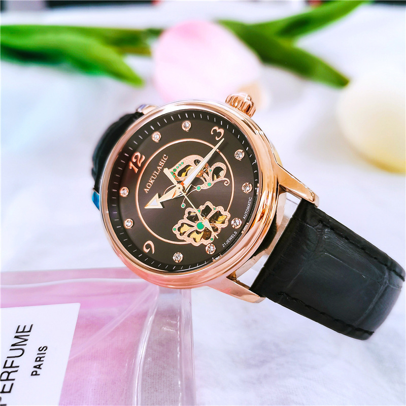 Ceas mecanic semi-automat pentru femei, skeleton – cadran 36 mm, rezistență la apă 30 m, curea din piele