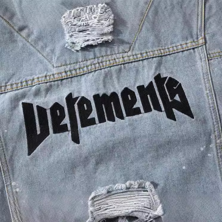 Jachetă denim pentru bărbați, 98% bumbac, guler rever, croială lejeră, cu nasturi, mâneci lungi, broderie cu litere