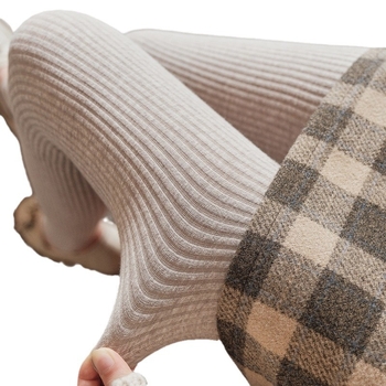 Bavlnené pletené legíny s vertikálnymi prúžkami (stredná hrúbka, proti trenie, s nohami, 3/4 dĺžka)