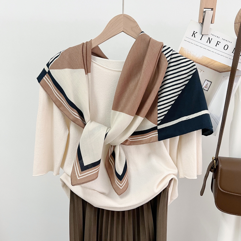 Poliészter négyszögletes sál, warp-kötés, 2025 tavaszi divatkiegészítő (polyeszter rost • warp kötés • 2025 tavasz • városi stílus)