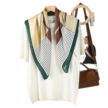 Квадратен шал от сатен полиестер със геометрични линии и точков цветен блок