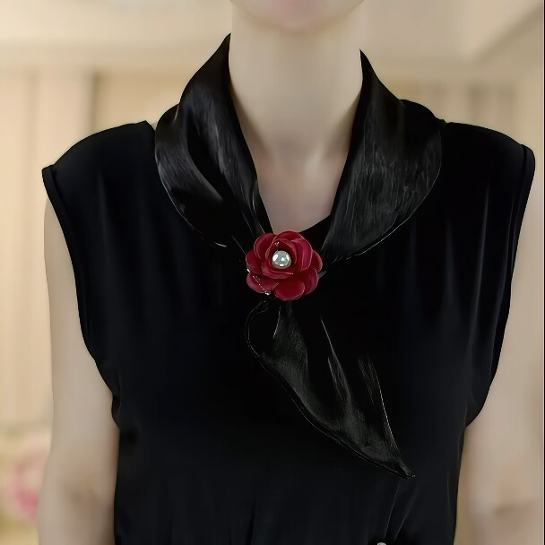 Fülkendő poliészter hálós anyagból virágos díszítéssel – eredeti dizájn, közepes hosszúságú, nyárra