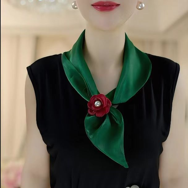 Fülkendő poliészter hálós anyagból virágos díszítéssel – eredeti dizájn, közepes hosszúságú, nyárra