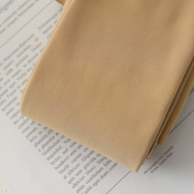 Найлонов чорапогащник, повдигащ ханша и оформя силуета, дебел, с девет точки на стъпалото