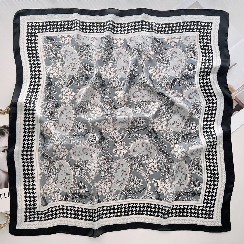 Selyemszerű négyszögletes sál, könnyű, nyomtatott dizájn, poliészter warp-kötésű anyag, 2025 tavaszi kiadás