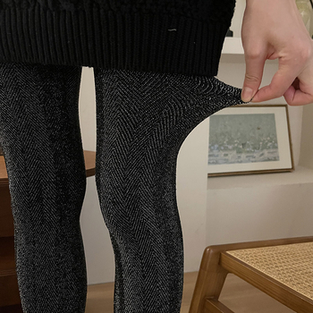 Nylon formázó harisnya virágmintával, vékony, középmagas cső