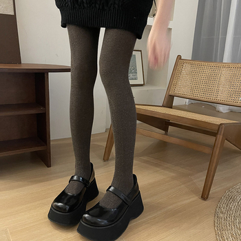 Nylon formázó harisnya virágmintával, vékony, középmagas cső