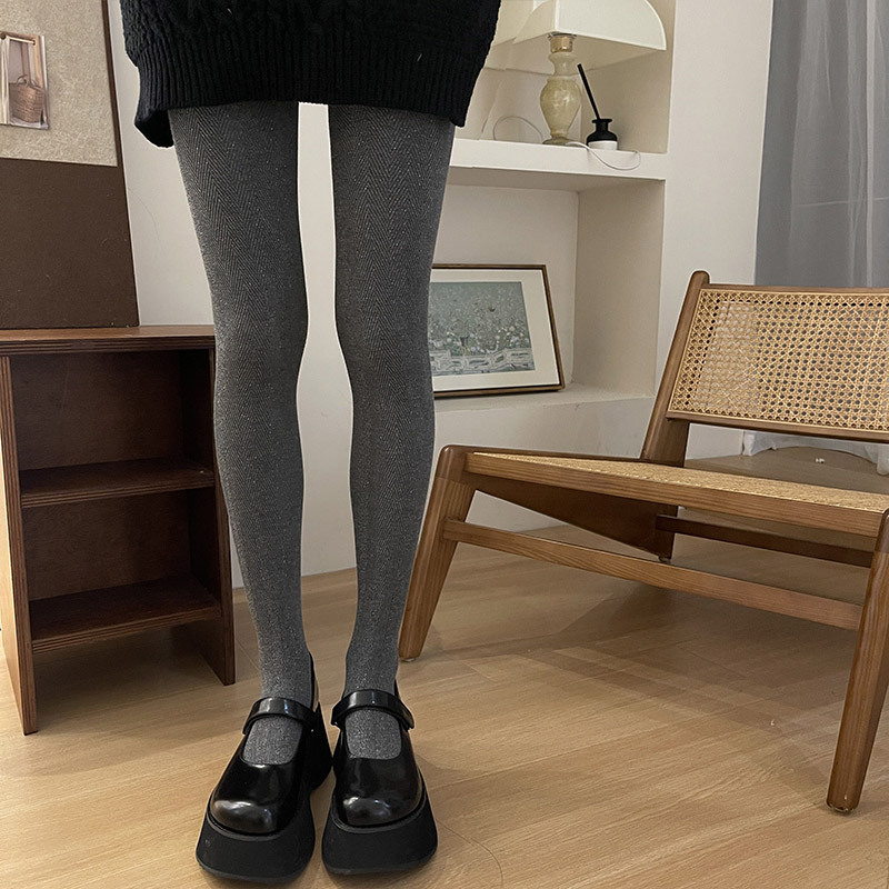 Nylon formázó harisnya virágmintával, vékony, középmagas cső