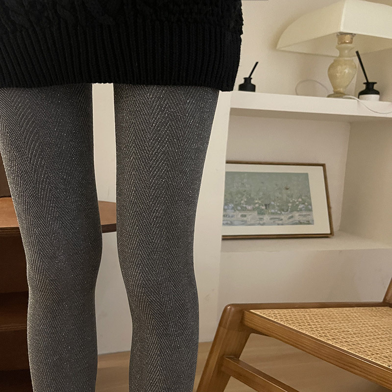 Nylon formázó harisnya virágmintával, vékony, középmagas cső