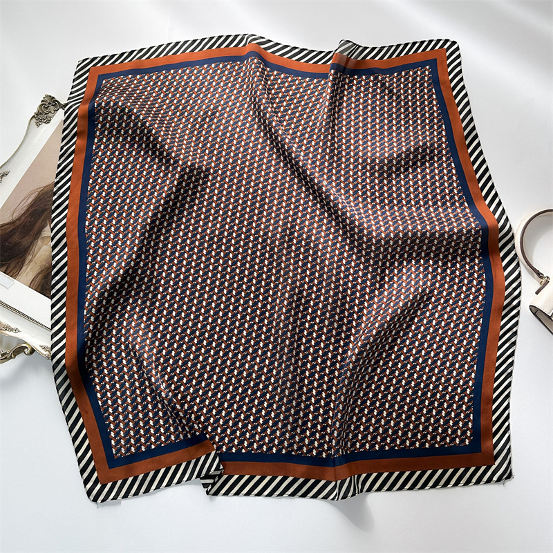 Otisnuti kvadratni šal TUPELUO iz Jinhua; jednostavno tkanje, 100% poliester