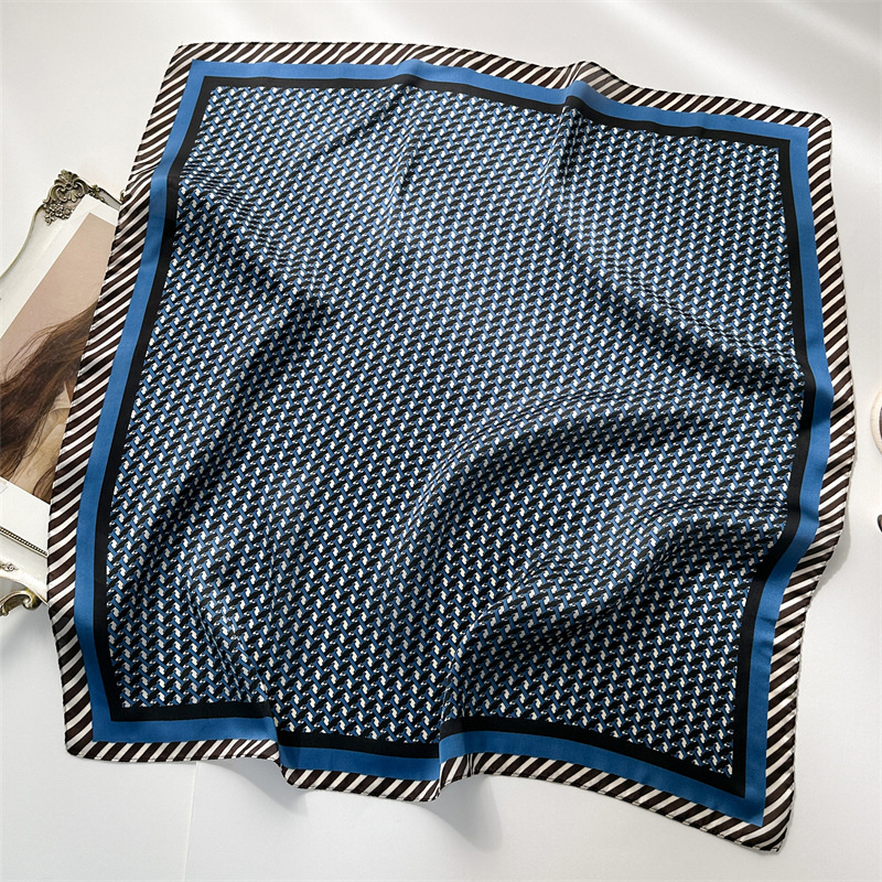 Otisnuti kvadratni šal TUPELUO iz Jinhua; jednostavno tkanje, 100% poliester