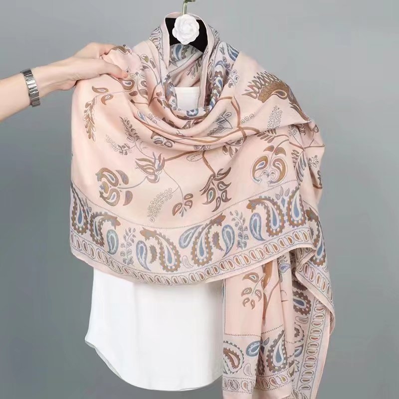 Fular din poliester cu țesătură warp knitting; cald și protecție solară; stil de toamnă Puchang; marca Tongbo Garden