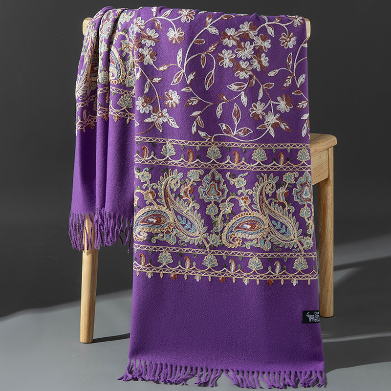 Női téli kendő-köpeny szintetikus kasmírból, meleg külső ruházat hímzéssel, twill szövés, warp kötés