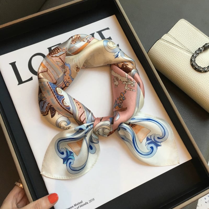 Τετράγωνη μεταξωτή εσάρπα, 100% μετάξι, απλή ύφανση, λογοτεχνικά ρετρό στυλ, προέλευση Hangzhou, κυκλοφόρησε φθινόπωρο 2024