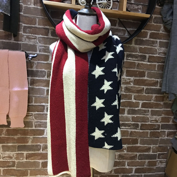 Kétrétegű kötött sál csillag mintával, akril anyag, téli meleg