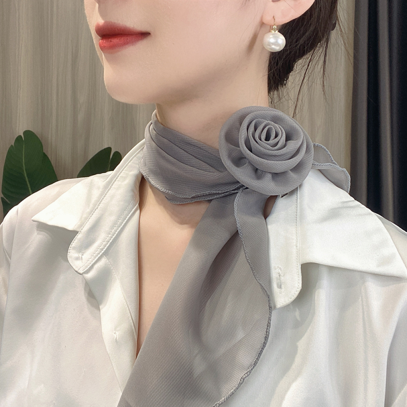 Șal din satin cu motif trandafir, subțire, accesoriu de vară în stil fashion commuter, brand Other, material satin, lansare vară 2022