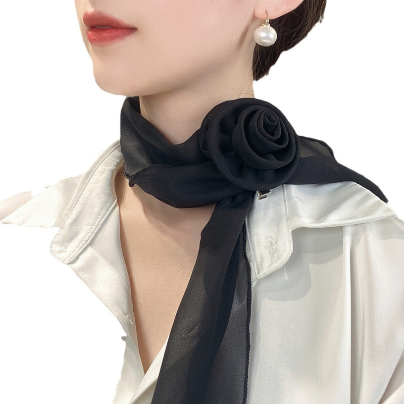 Șal din satin cu motif trandafir, subțire, accesoriu de vară în stil fashion commuter, brand Other, material satin, lansare vară 2022