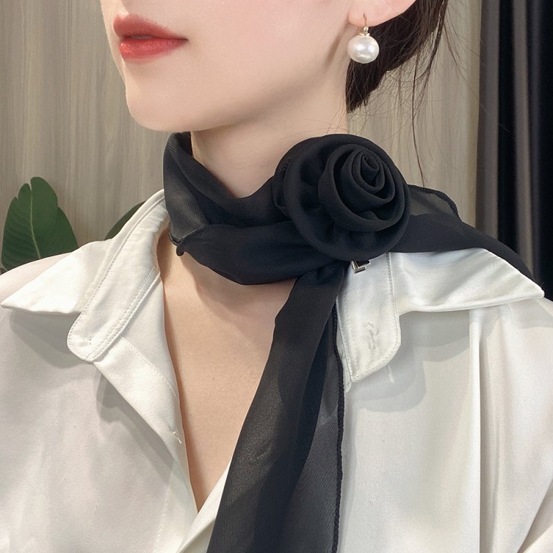 Șal din satin cu motif trandafir, subțire, accesoriu de vară în stil fashion commuter, brand Other, material satin, lansare vară 2022