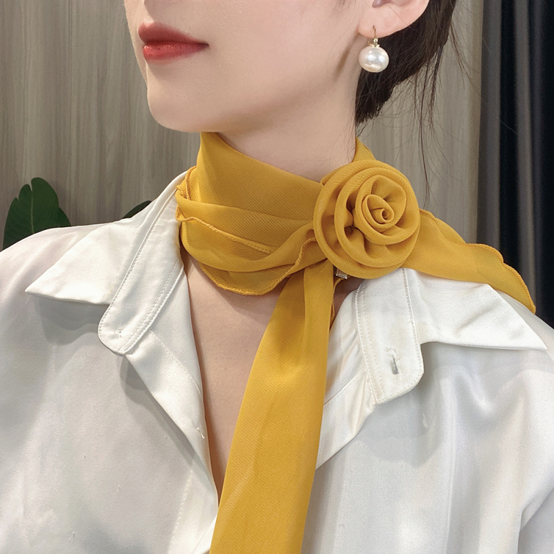 Șal din satin cu motif trandafir, subțire, accesoriu de vară în stil fashion commuter, brand Other, material satin, lansare vară 2022