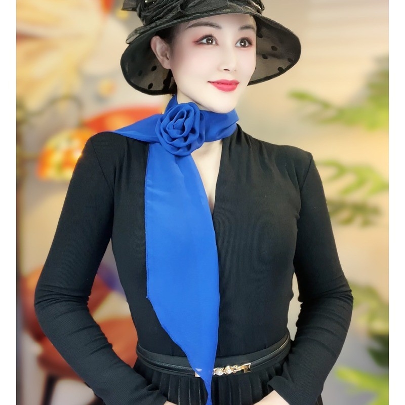 Șal din satin cu motif trandafir, subțire, accesoriu de vară în stil fashion commuter, brand Other, material satin, lansare vară 2022