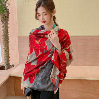 Poliészter sál nyárra, dekoratív napvédő funkcióval, sima szövés