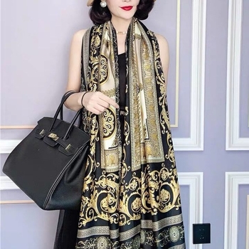 Hosszú imitált selyemsál, őszi–téli meleg, pulóver-kabát stílusú kapucnis, krepp szövet, poliészter anyag (>96%)