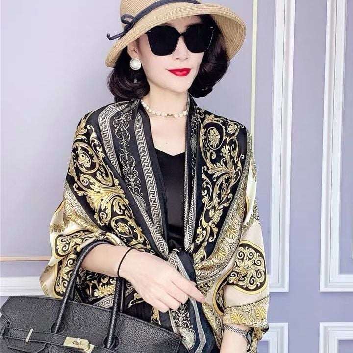 Hosszú imitált selyemsál, őszi–téli meleg, pulóver-kabát stílusú kapucnis, krepp szövet, poliészter anyag (>96%)