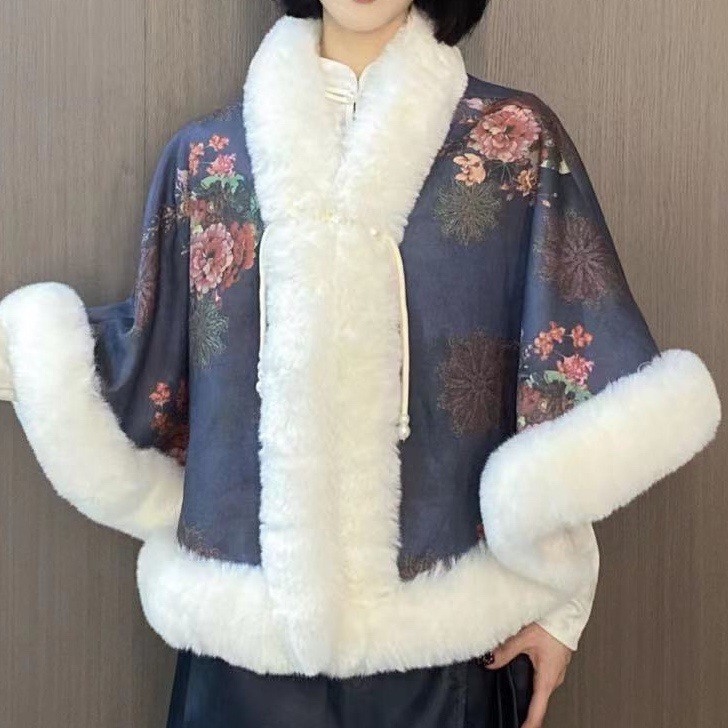 Vuneni ogrtač s flisa podstavom i kragnom od umjetne krzna, elegantan ženski stil, univerzalna duljina (Materijal: vuna; Pletenje: Twill; Uzorak: Monokroman; Obrada: Jacquard; Sezona: jesen/zima)