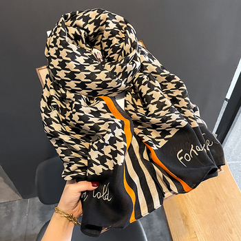 Šal s uzorkom houndstooth, pamuk i lan, jednostavno tkanje, tie-dye, proljeće