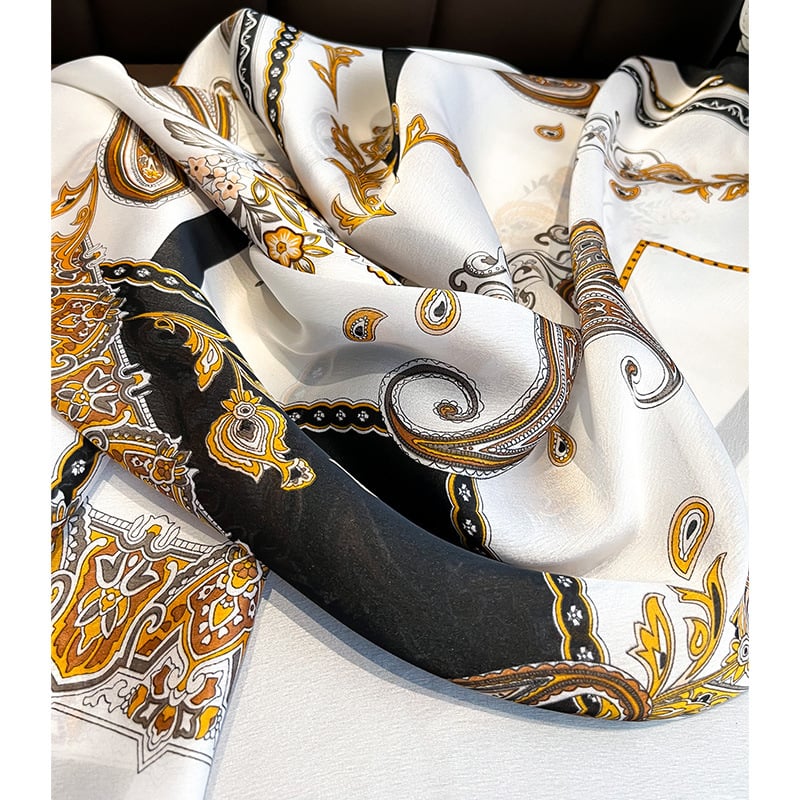 Χειμερινό εκτυπωμένο φουλάρι από συνθετικό μετάξι – απλή ύφανση, tie-dye, μοντέρνο στυλ καθημερινής μετακίνησης