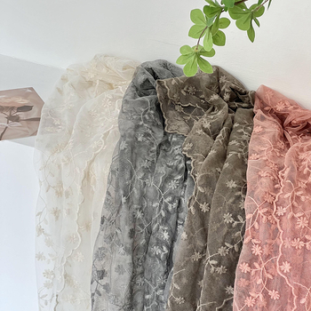 Warp-horgolt sál hímzett csipkés hálóval, meghosszabbított kendő, poliészter anyag, négy évszakos viselet, 2024 őszén debütált