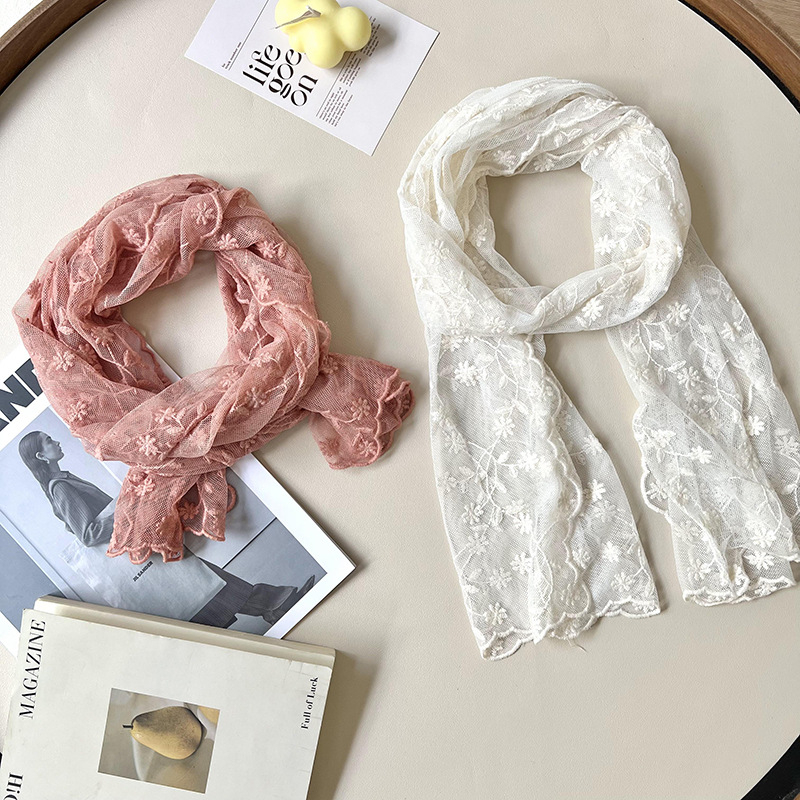 Warp-horgolt sál hímzett csipkés hálóval, meghosszabbított kendő, poliészter anyag, négy évszakos viselet, 2024 őszén debütált