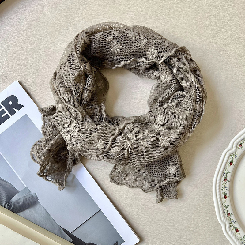 Warp-horgolt sál hímzett csipkés hálóval, meghosszabbított kendő, poliészter anyag, négy évszakos viselet, 2024 őszén debütált