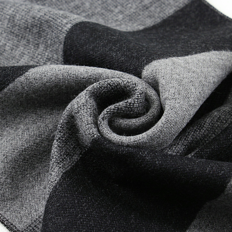 Muški šal s prugama, jacquard od imitacije kašmira, mješavina viskoze i poliestera, održava toplinu zimi.