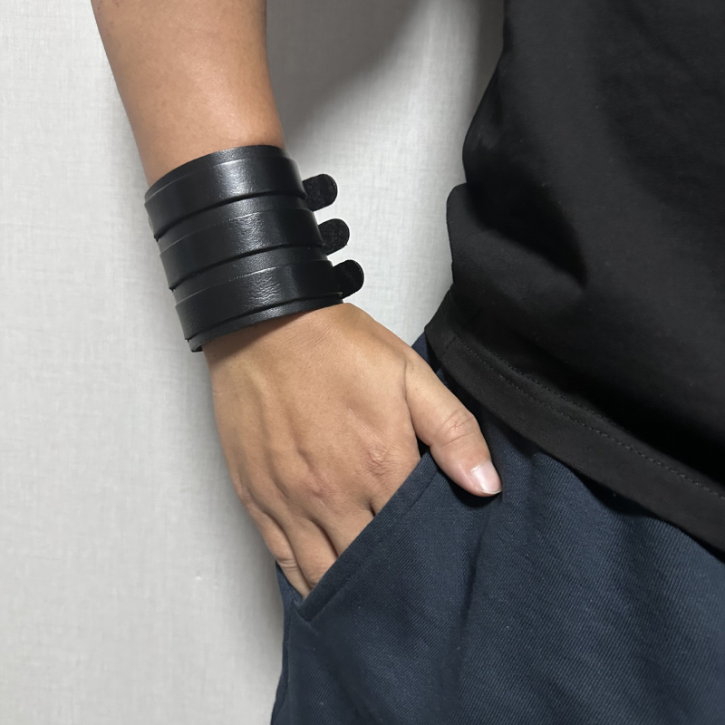 Muška narukvica u retro stilu od prave kože, brend GaiGaiLeatherJewelry, model QNW2166