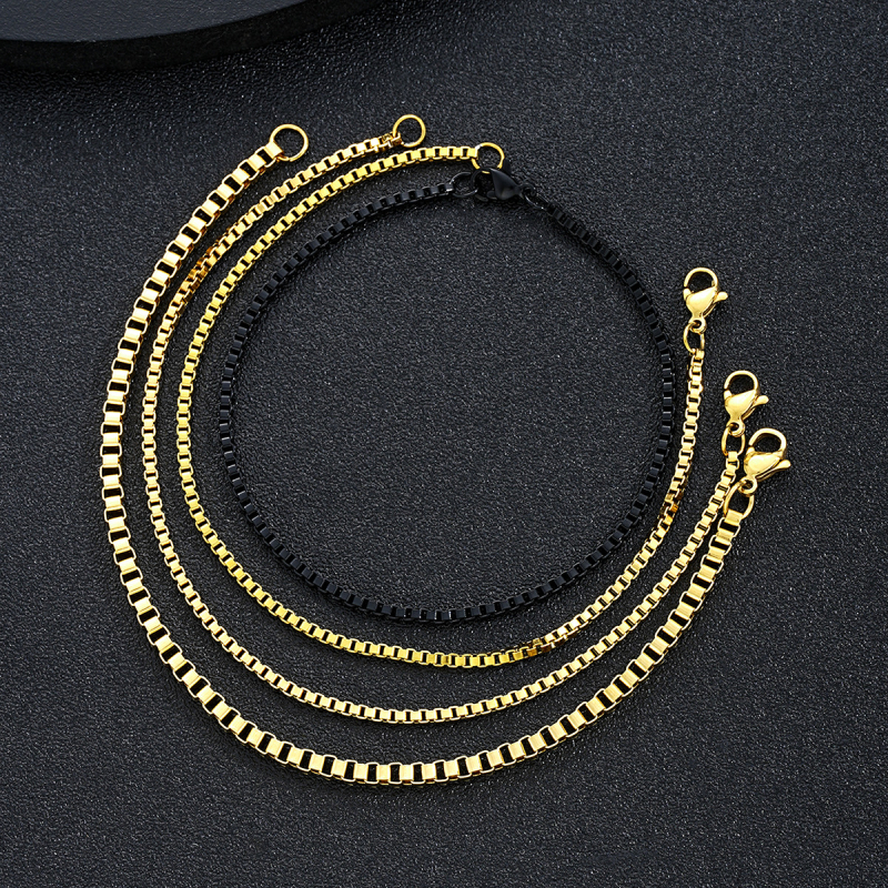 Titánium-ötvözetből készült karkötő elektroplakálással, geometriai dizájn nőknek, INS-stílus, utazásokhoz ideális.