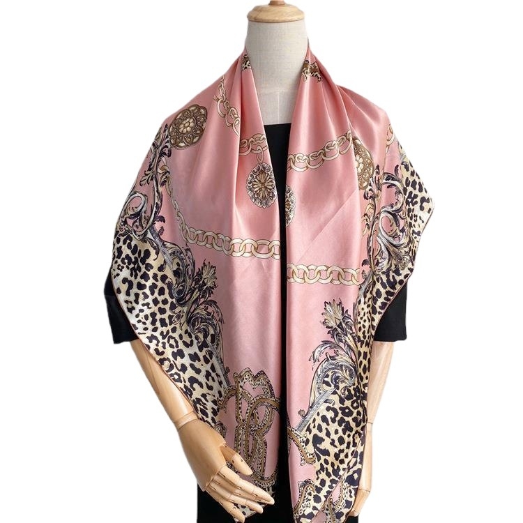Selyem négyzet alakú sál leopard mintás gradációval, 100% selyem, sima szövéssel, négyzet alakú, friss és édes stílus