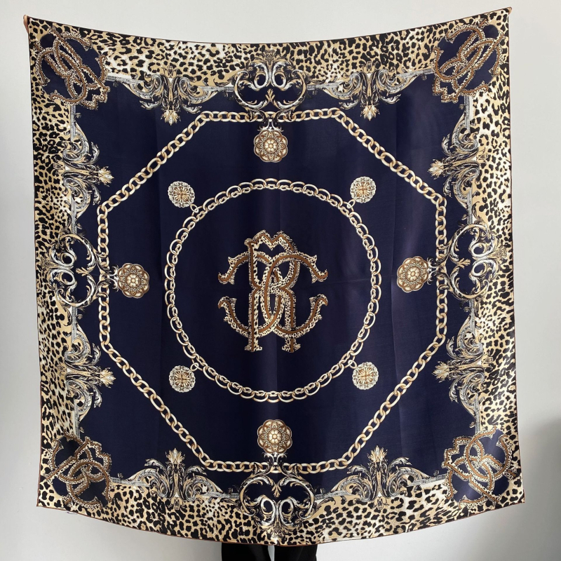 Selyem négyzet alakú sál leopard mintás gradációval, 100% selyem, sima szövéssel, négyzet alakú, friss és édes stílus