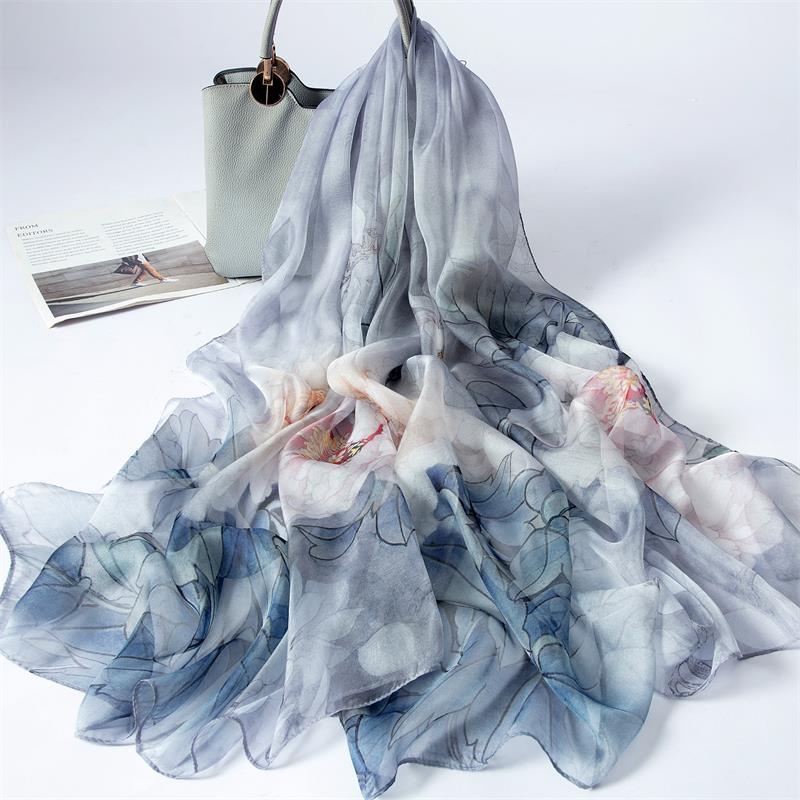 Mulberry-selyem sál, négyzet alakú, egyszerű szövés, virágos mintás, 2024 tavasz