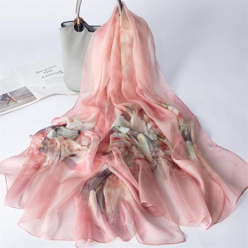 Mulberry-selyem sál, négyzet alakú, egyszerű szövés, virágos mintás, 2024 tavasz