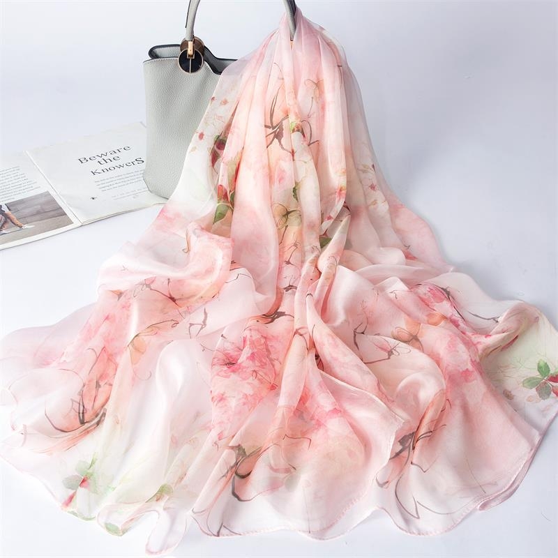 Mulberry-selyem sál, négyzet alakú, egyszerű szövés, virágos mintás, 2024 tavasz