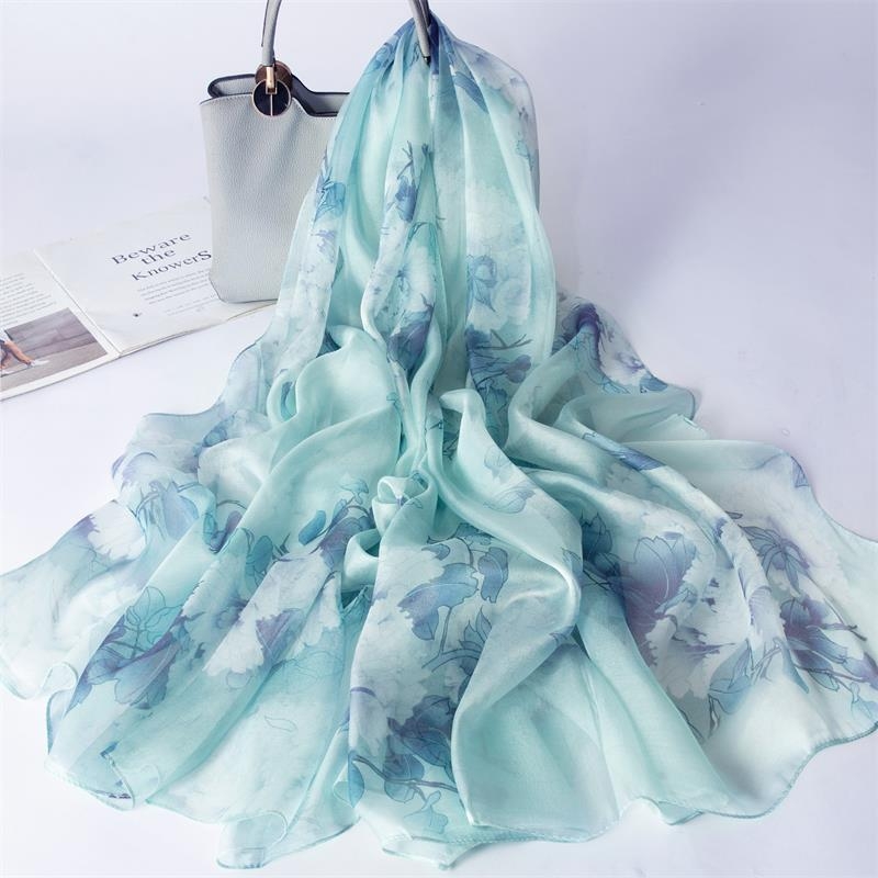 Mulberry-selyem sál, négyzet alakú, egyszerű szövés, virágos mintás, 2024 tavasz