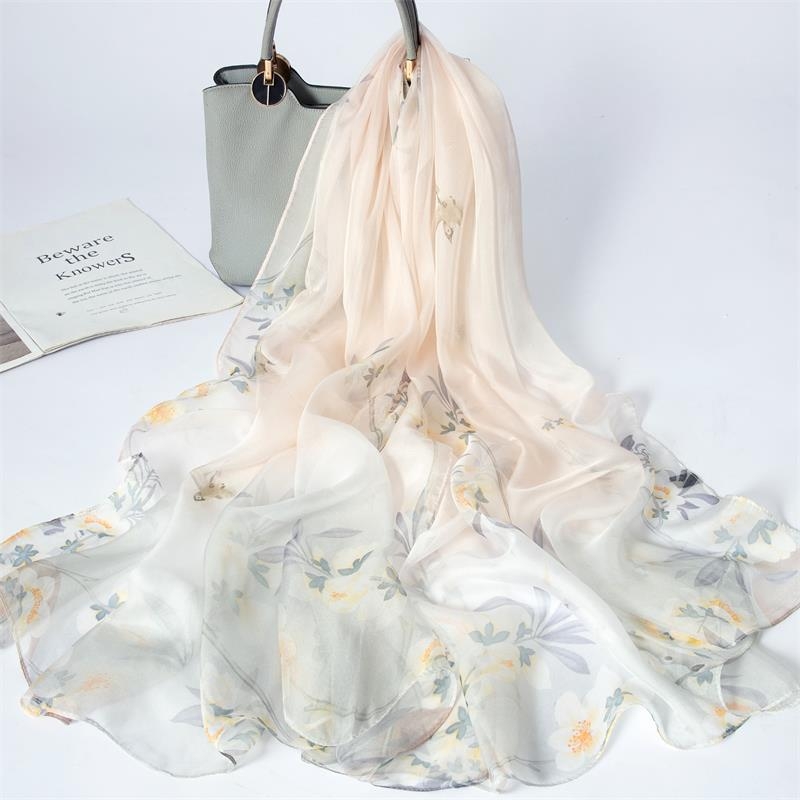 Mulberry-selyem sál, négyzet alakú, egyszerű szövés, virágos mintás, 2024 tavasz