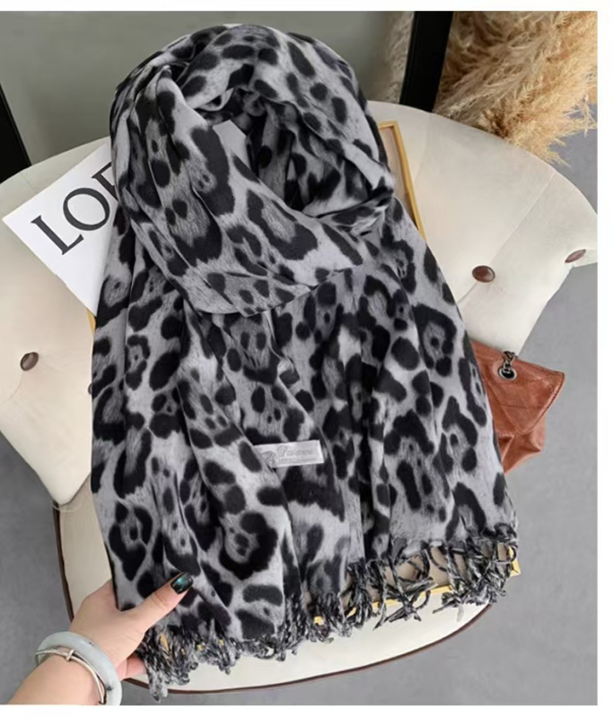 Šal s leopard uzorkom i resicama - debeli zimski šal od umjetnog kašmira i poliestera, warp pleteni