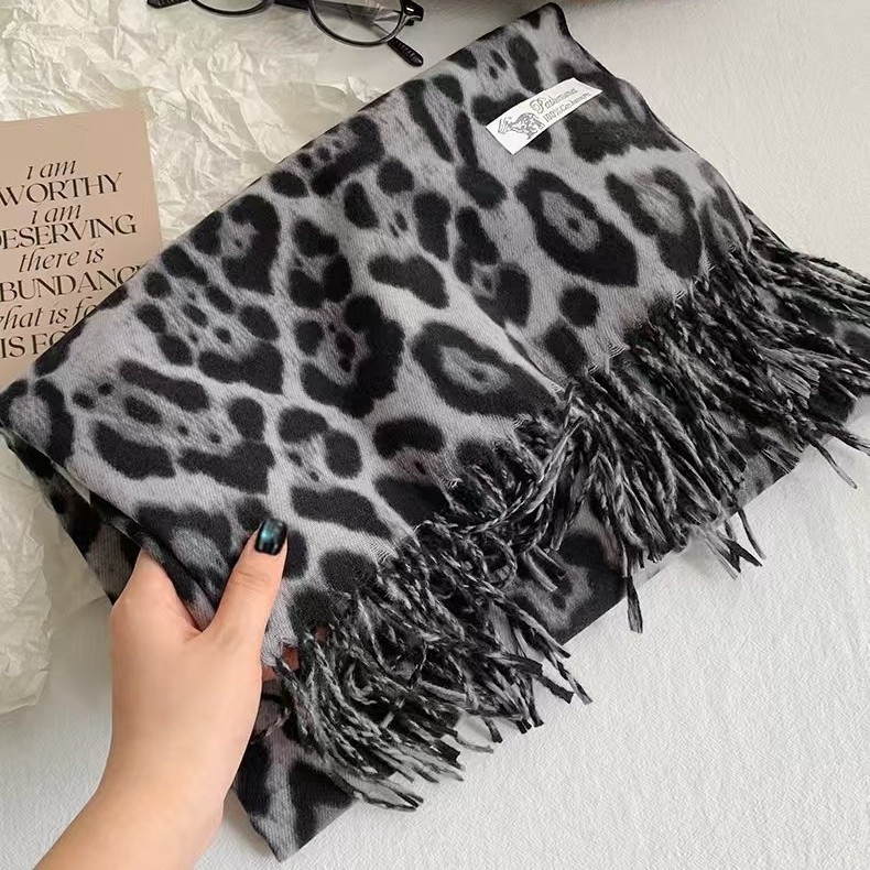 Šal s leopard uzorkom i resicama - debeli zimski šal od umjetnog kašmira i poliestera, warp pleteni