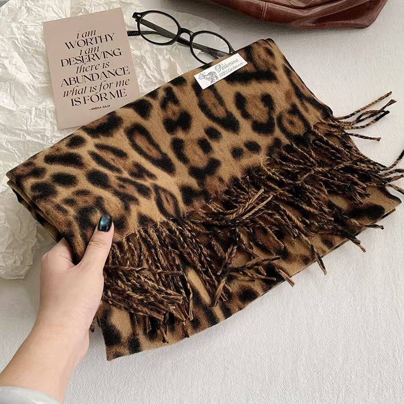 Šal s leopard uzorkom i resicama - debeli zimski šal od umjetnog kašmira i poliestera, warp pleteni