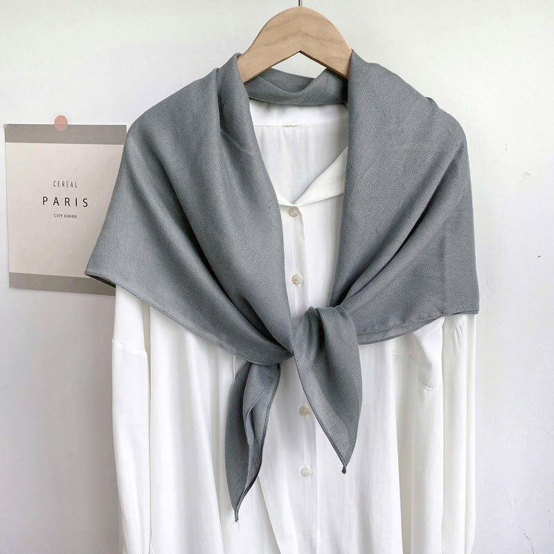 Fular din amestec bumbac-cânepă, țesătură warp-knit; design pătrat și triunghi; ține de cald; potrivit pentru primăvară